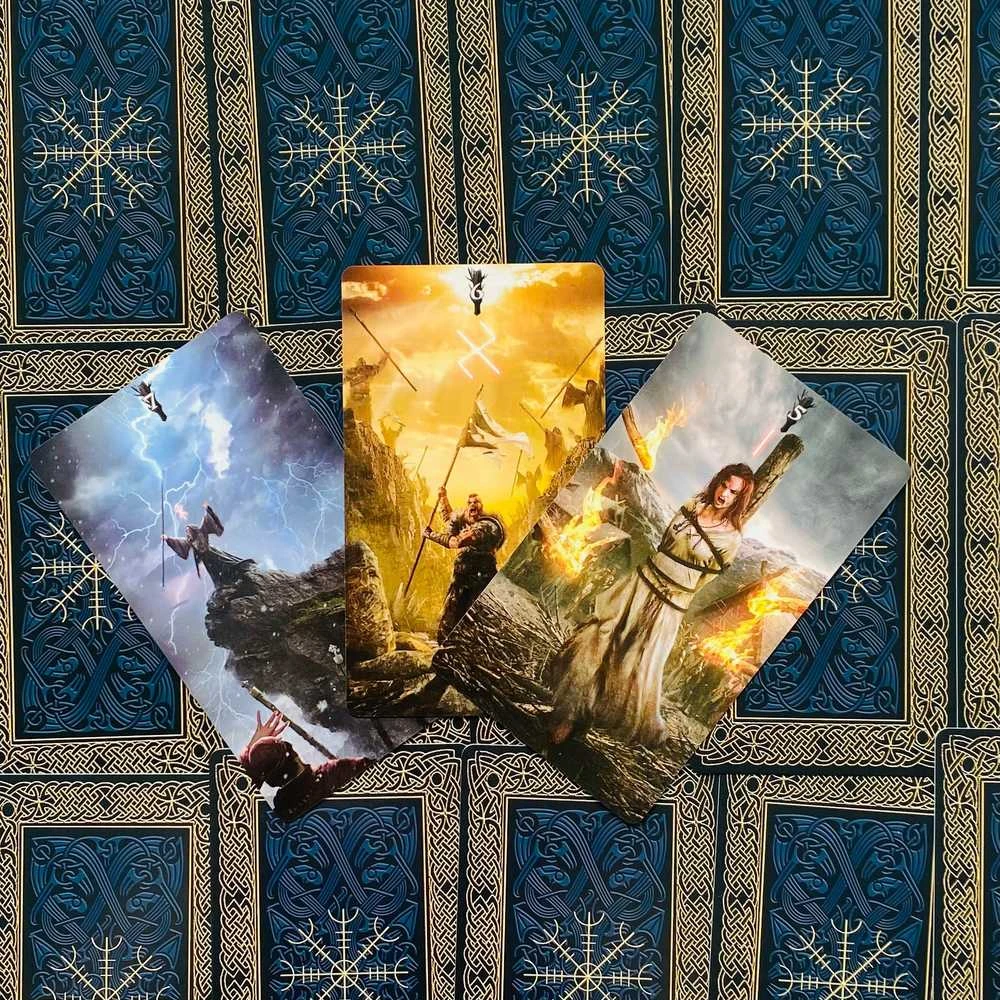 Lo Scarabeo Runic Tarott Kit kortos ir knyga