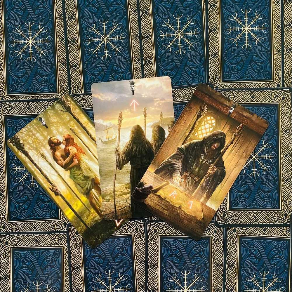 Lo Scarabeo Runic Tarott Kit kortos ir knyga