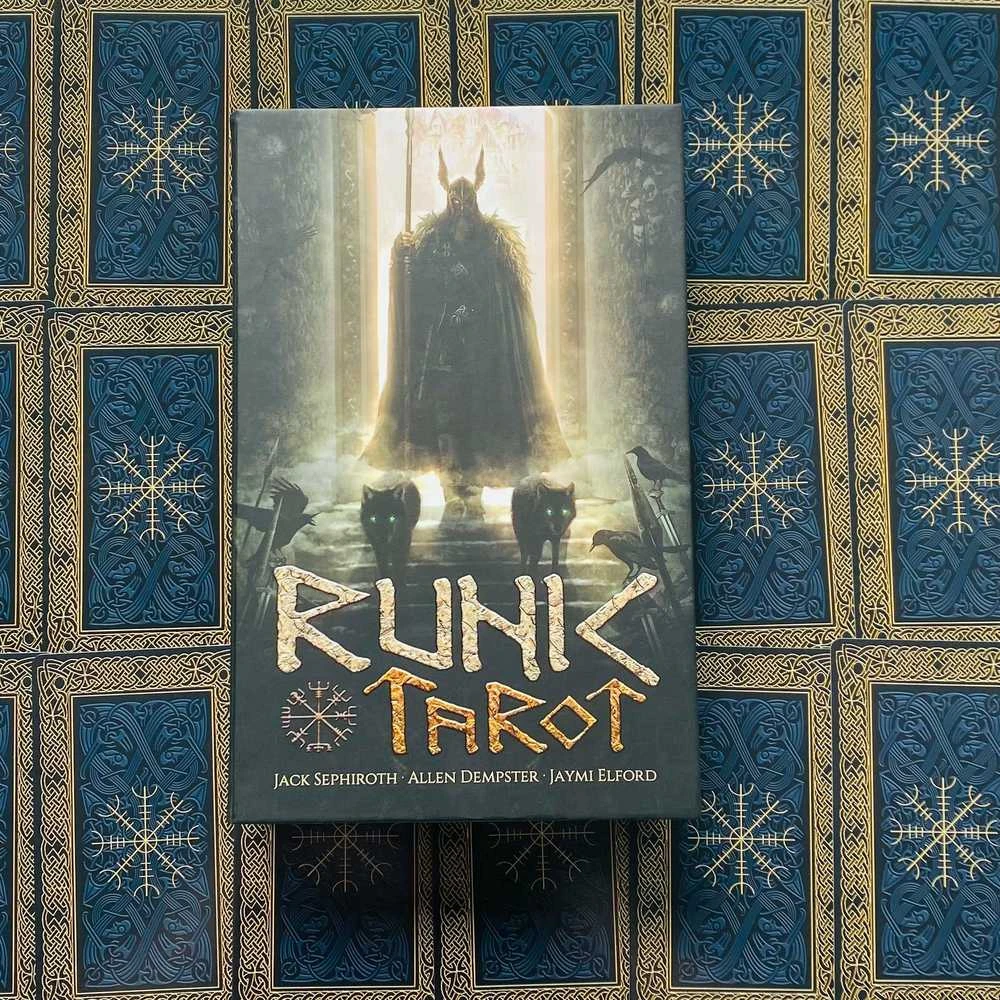 Lo Scarabeo Runic Tarott Kit kortos ir knyga