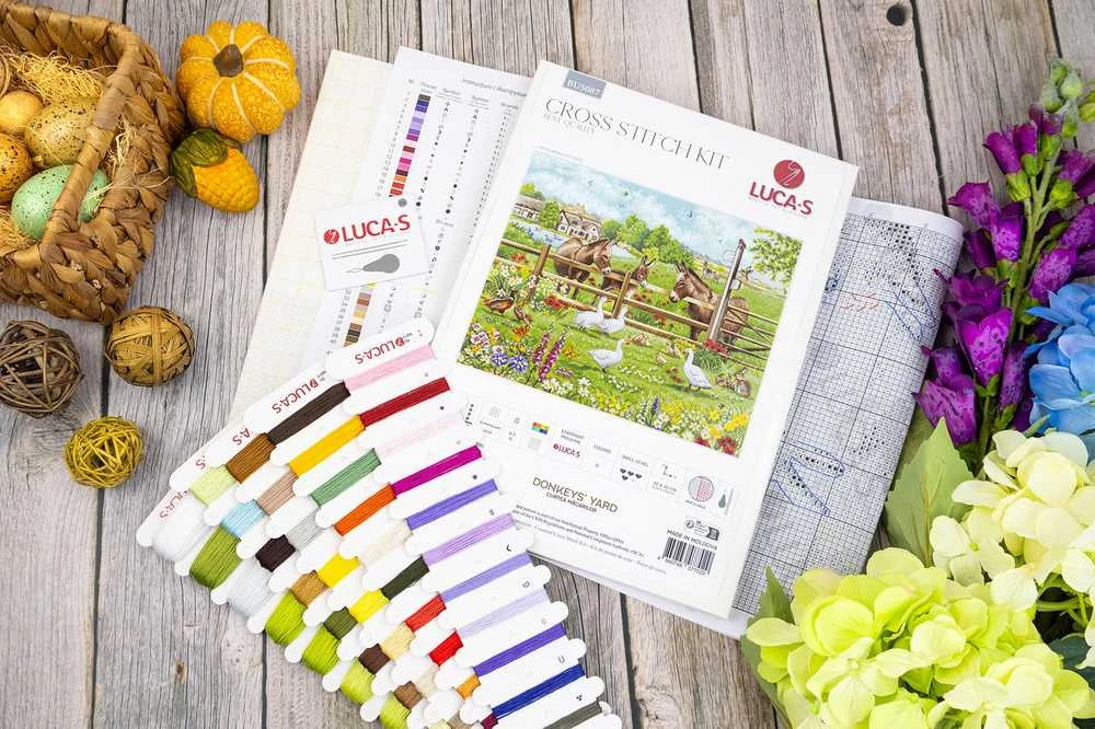 luca S Kryželių siuvinėjimo rinkinys "Asilų kiemas" 39x32 cm SBU5087
