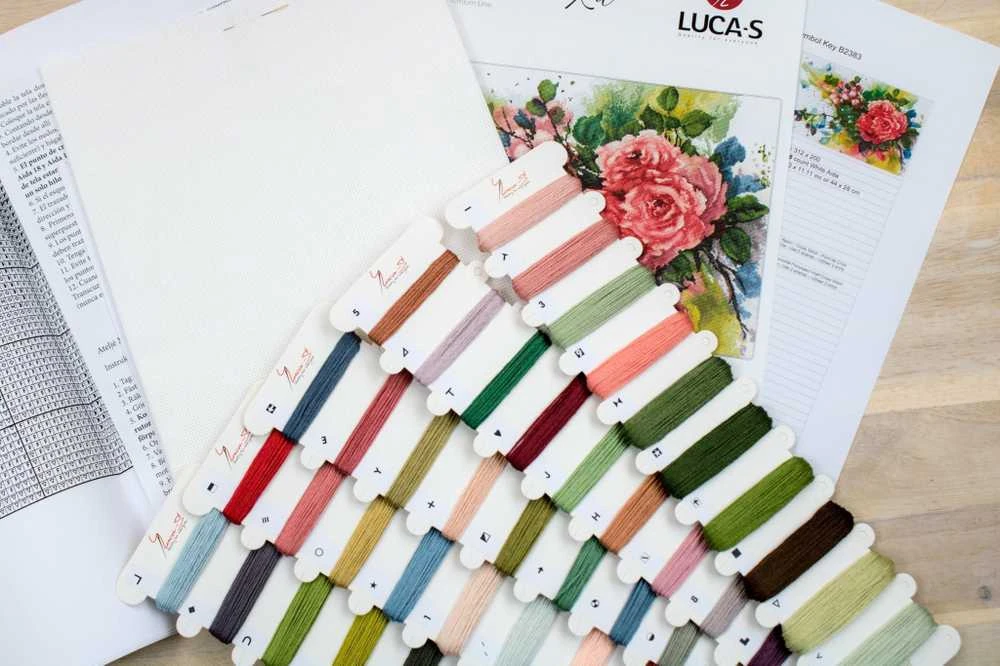 luca S Raudonos rožės SB2383