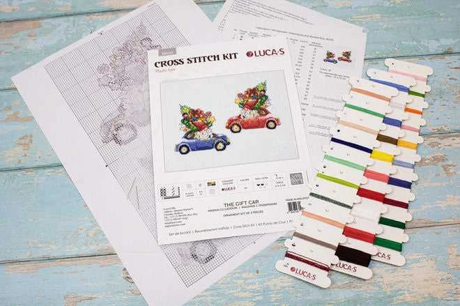 luca S Žaislų kryželiu siuvinėjimo rinkinys The Gift Car SJK035