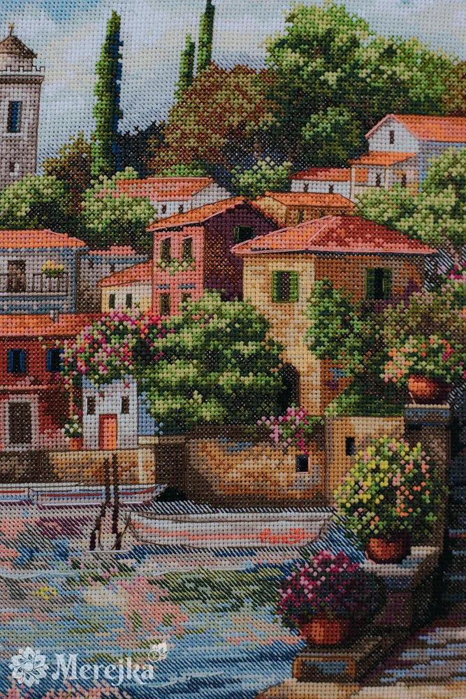 Merejka Pajūrio sodai – kryželiu siuvinėjimo rinkinys Aida 16, DMC, 31x40 cm