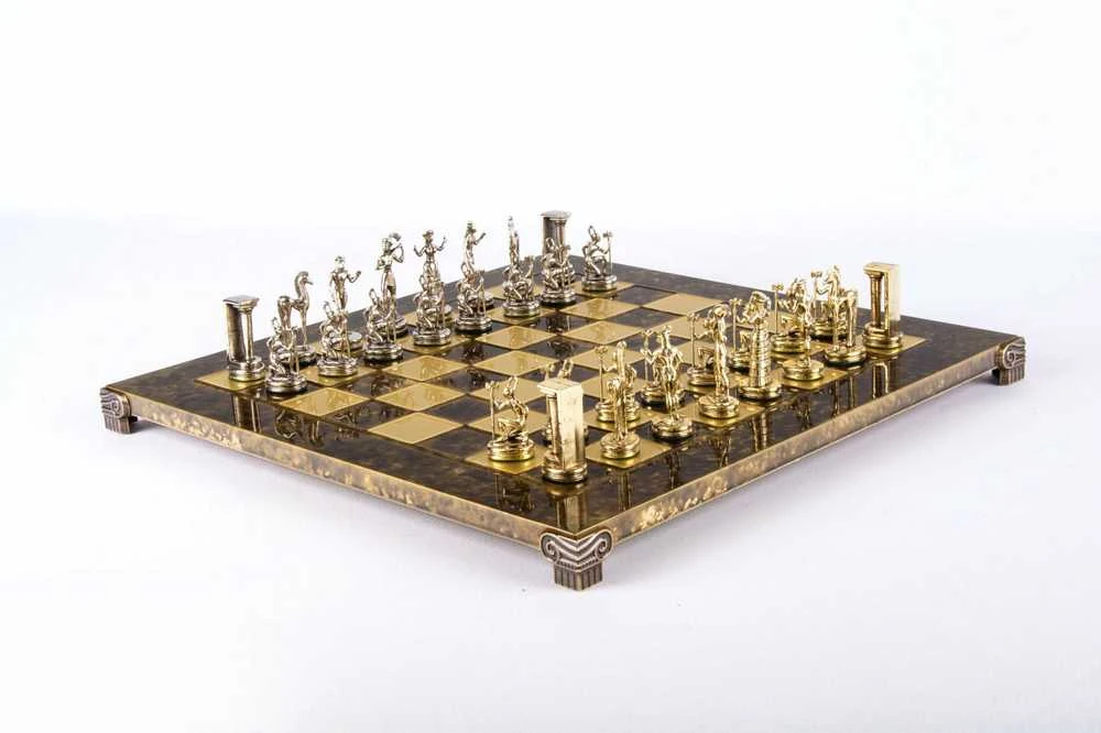 Manopoulos „Minojų Karys“ Metalinių Šachmatų Rinkinys Su 36cm Šachmatų Lenta