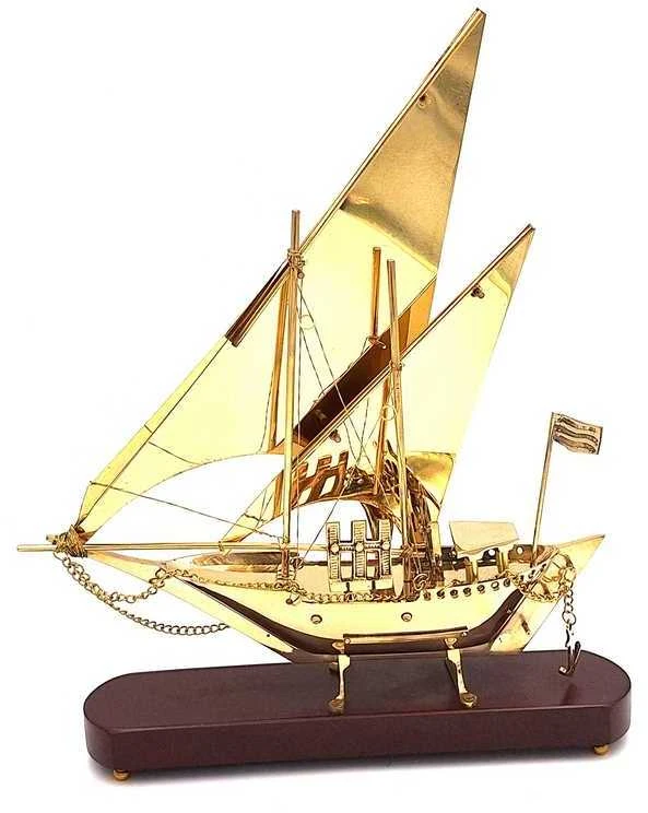 Mirtop Žalvarinis laivo modelis ant medinio pagrindo, 43 cm – jūrinė dekoracija
