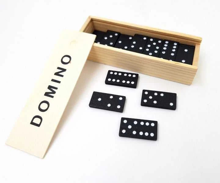 Mirtop Klasikiniai domino medinėje dėžutėje – stalo žaidimas, 28 vnt
