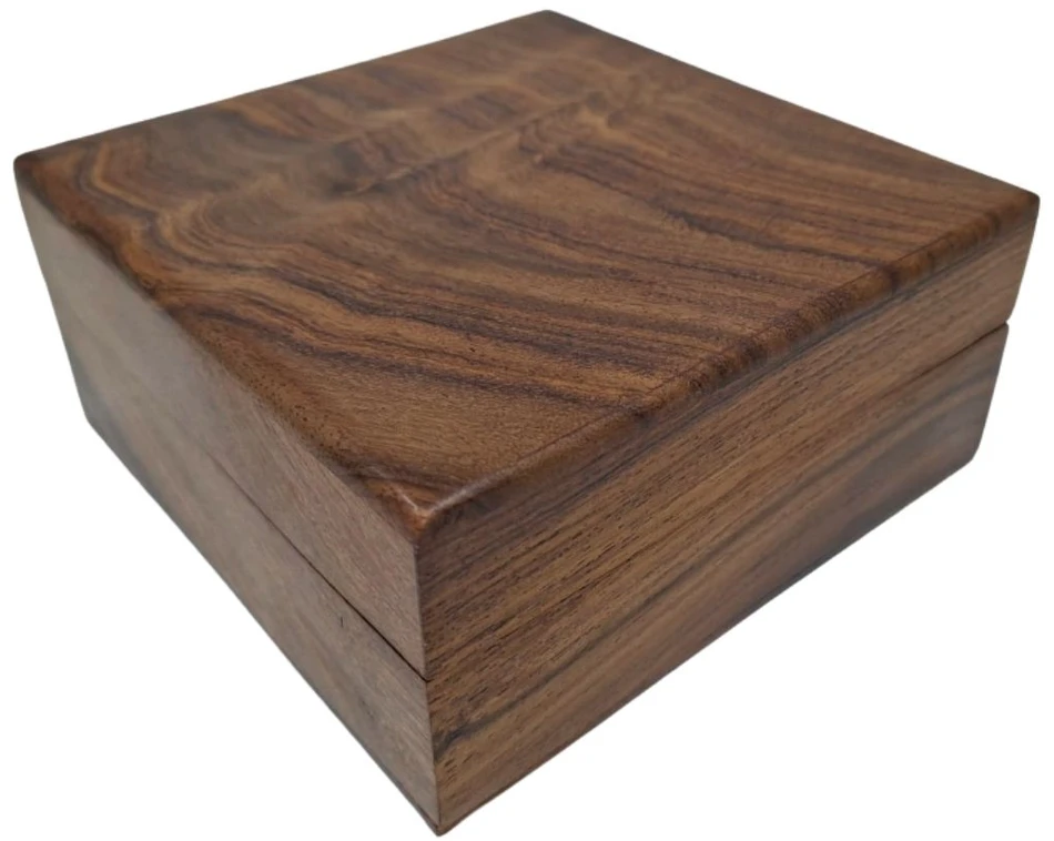 Mirtop Elegantiška medinė dovanų dėžutė su tamsiai mėlynu įdėklu, 14 x 14 x 6,5 cm