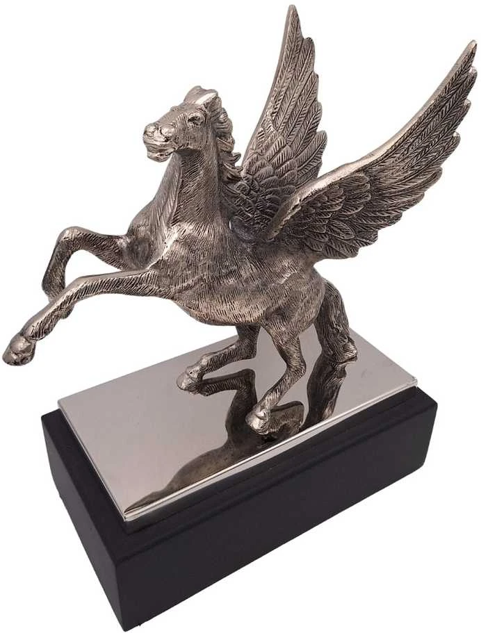 Mirtop Pegasas – sidabrinė aliuminio figūrėlė ant plieno ir medžio pagrindo