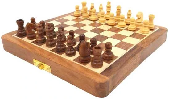 Mirtop Sulankstomas medinis magnetinis šachmatų rinkinys 17×17 cm kelionėms