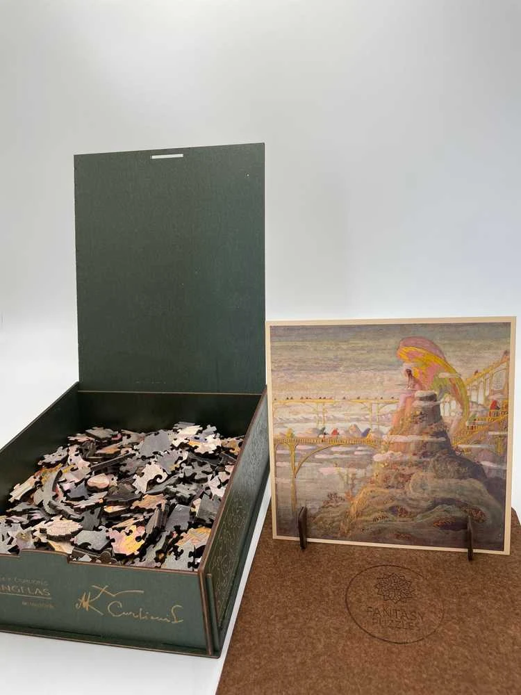 Fantasy Puzzles M.K. Čiurlionis Angelas – medinė dėlionė, 300 detalių, suaugusiems