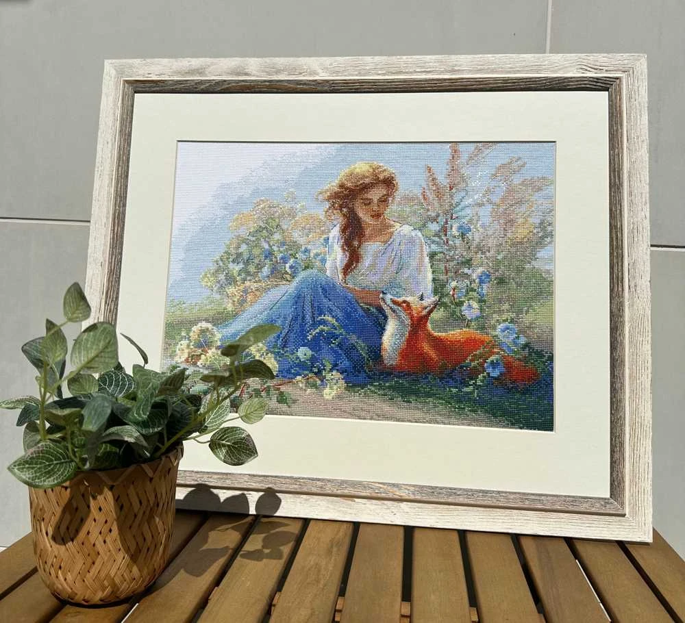 Riolis Kryželio siuvinėjimo rinkinys - Aine kolekcija „Motina gamta. Pieva“ 40 x 30 cm SRA1004