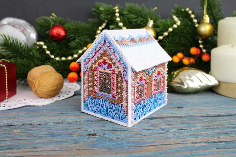 MP Studia 3D žaislinio namelio siuvinėjimo kryželiu rinkinys 6×9×8 cm