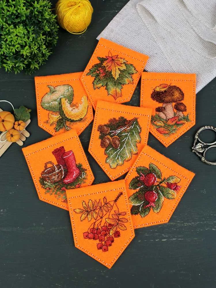 MP Studia Kryželių rinkinys „Rudeniška oranžinė girlianda“, 7 vėliavėlės, 10×7 cm