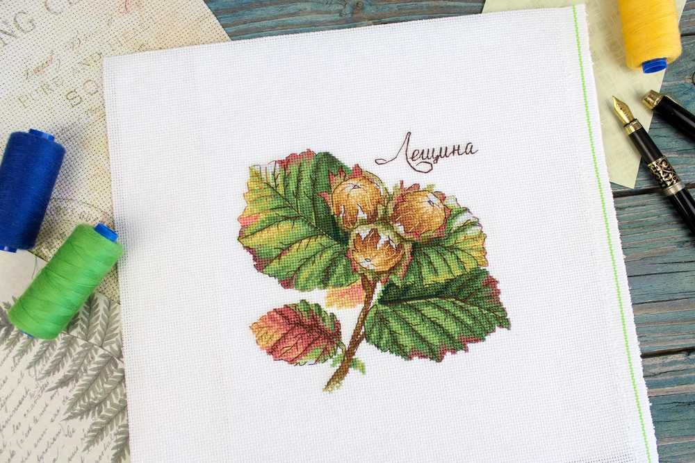 MP Studia Beldizart Kryželių siuvinėjimo rinkinys "Gamtos dovanos. Lazdyno riešutas" 13x13 cm SNV-912