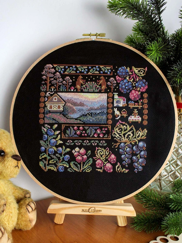MP Studia Kryželių siuvinėjimo rinkinys „Kaimo aušra“ 19×19 cm, 24 spalvos, 16 ct kanva