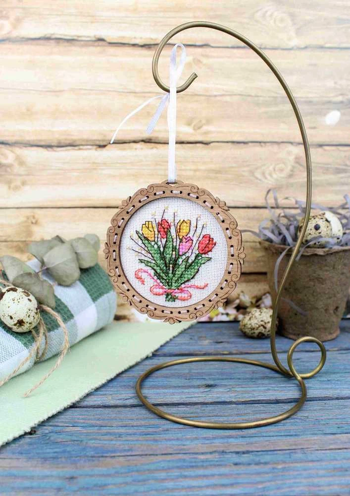 MP Studia Mini siuvinėjimo kryželiu rinkinys ant medžio: Tulpės, 8×8 cm – dovana