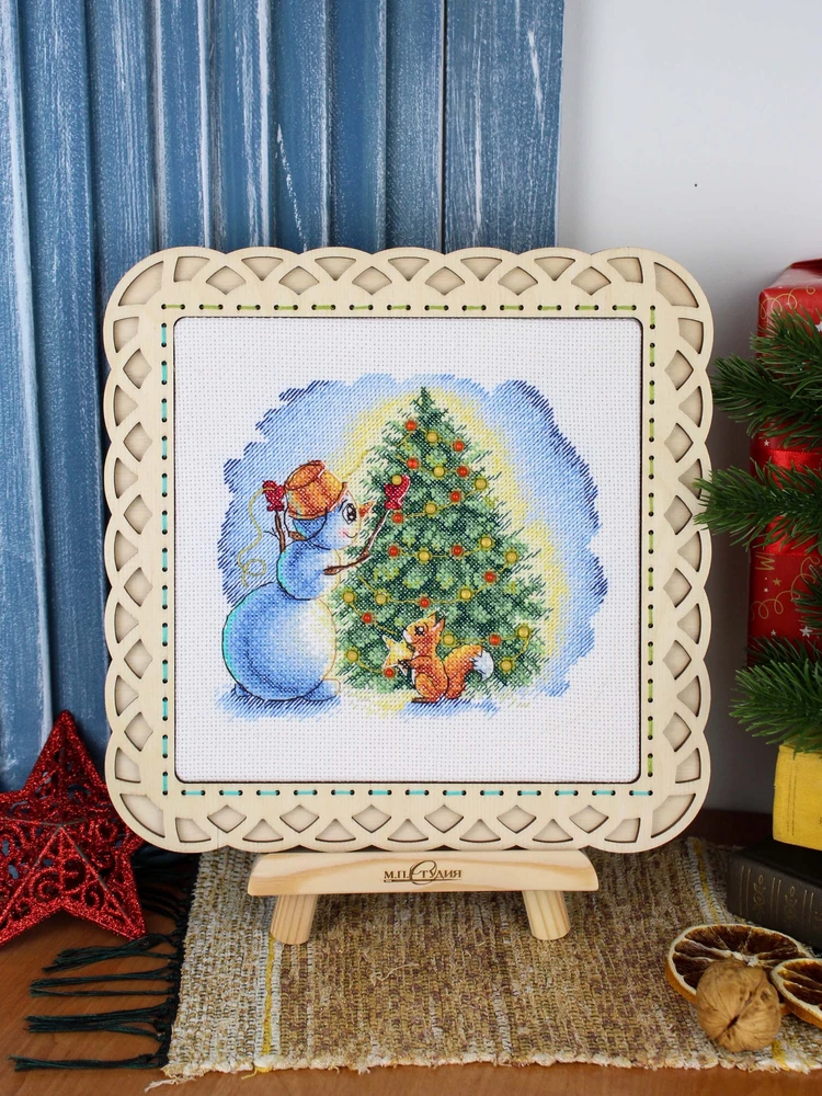 MP Studia Siuvinėjimo kryželiu rinkinys „Puošiant Kalėdų eglutę“ 17×15 cm