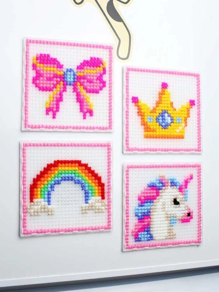 MP Studia Siuvinėjimo kryželiu rinkinys „Princesės“ 4 paveikslėliai, 10,6x10,6 cm