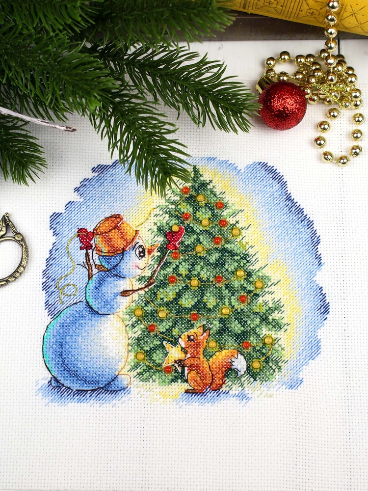 MP Studia Siuvinėjimo kryželiu rinkinys „Puošiant Kalėdų eglutę“ 17×15 cm