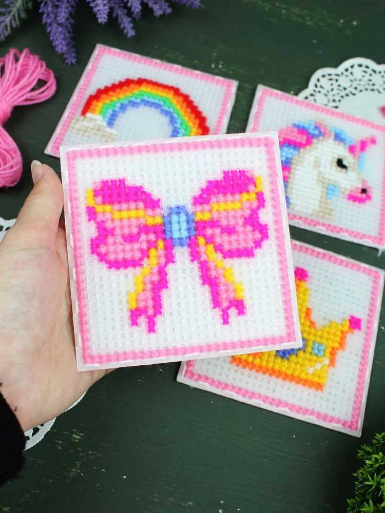 MP Studia Siuvinėjimo kryželiu rinkinys „Princesės“ 4 paveikslėliai, 10,6x10,6 cm