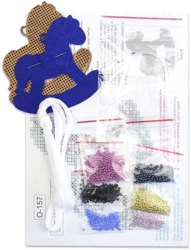 MP Studia Siuvinėjimo kryželiu rinkinys „Mažas tamsus arkliukas“, medinė bazė, 8×8 cm