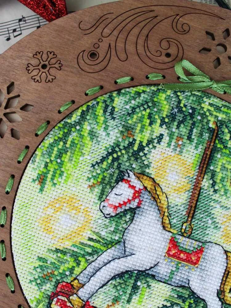 MP Studia Siuvinėjimo kryželiu rinkinys „Naujųjų metų žirgas“ 16×16 cm