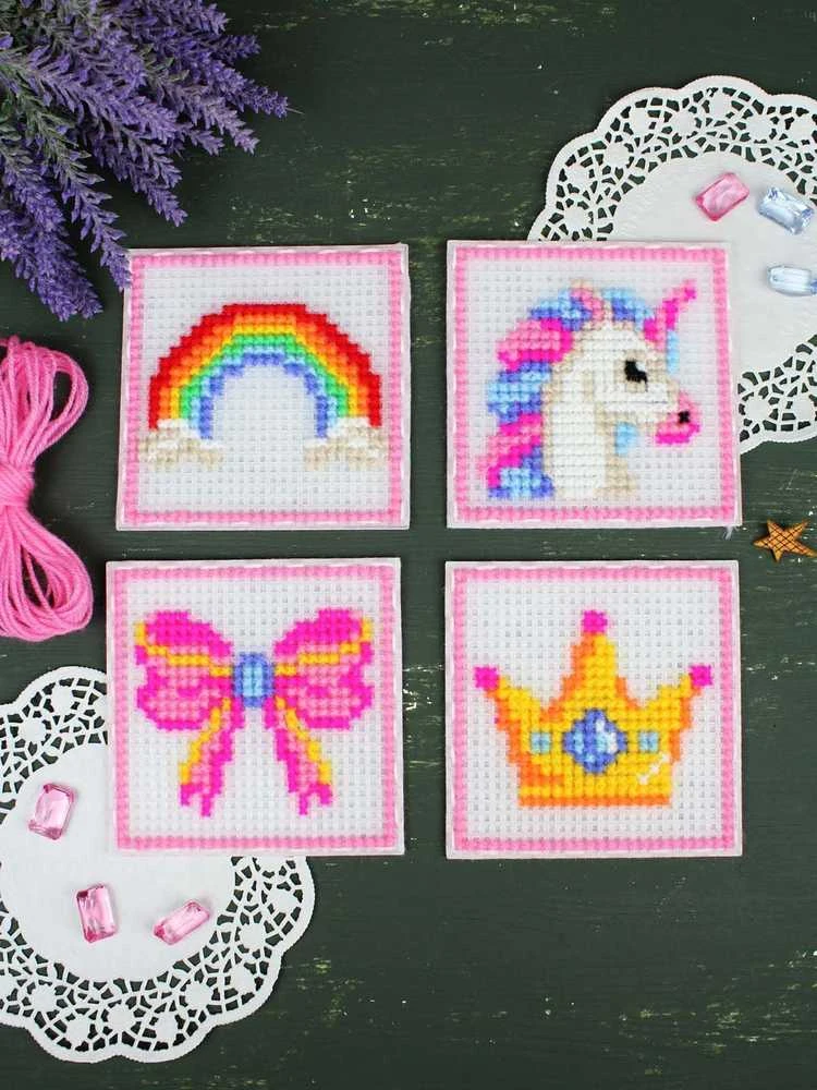 MP Studia Siuvinėjimo kryželiu rinkinys „Princesės“ 4 paveikslėliai, 10,6x10,6 cm