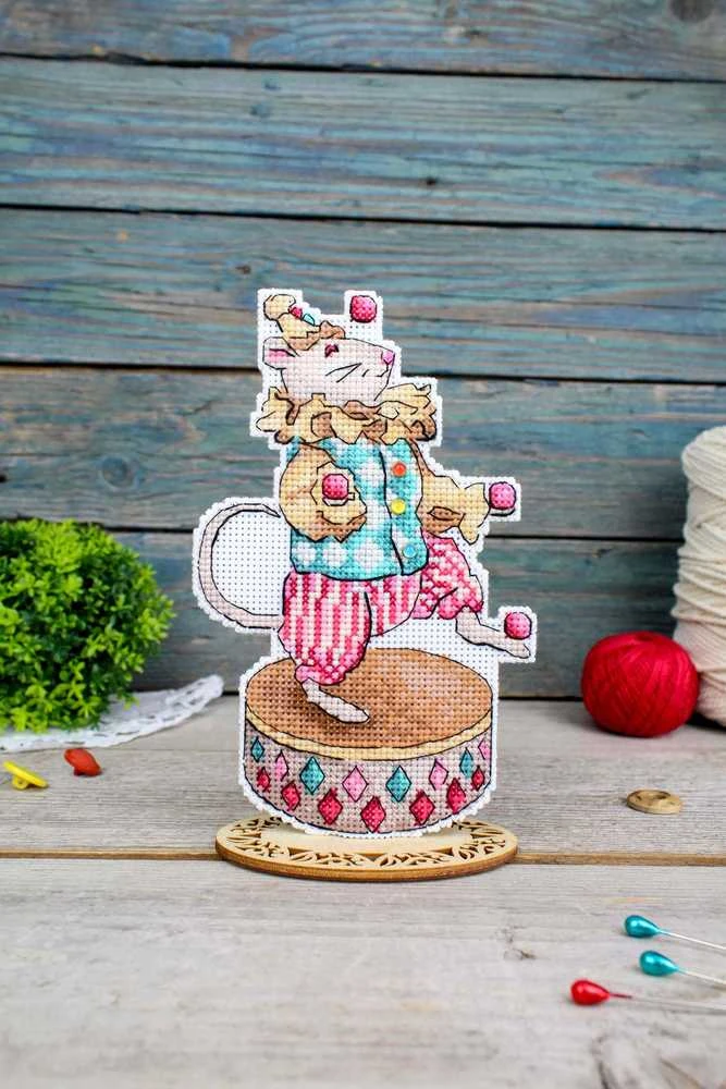MP Studia Siuvinėjimo kryželiu rinkinys „Mažasis žonglierius“ 16×11 cm – dovana