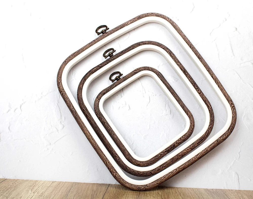 Nurge Flexi Hoop kvadratinis siuvinėjimo lankelis 23x25 cm, tamsiai rudas