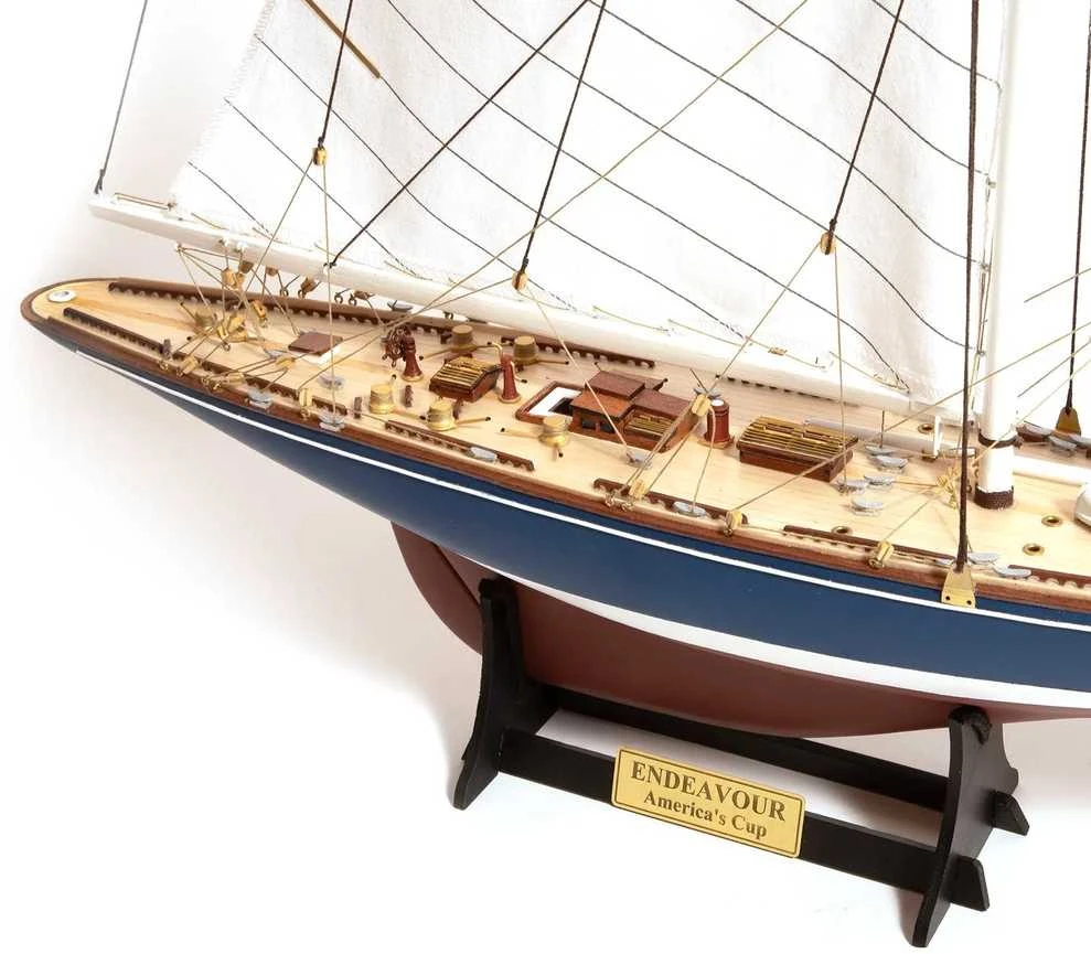 Occre "Endeavour" Jachtos Modeliavimo Rinkinys - 1934 America’s Cup