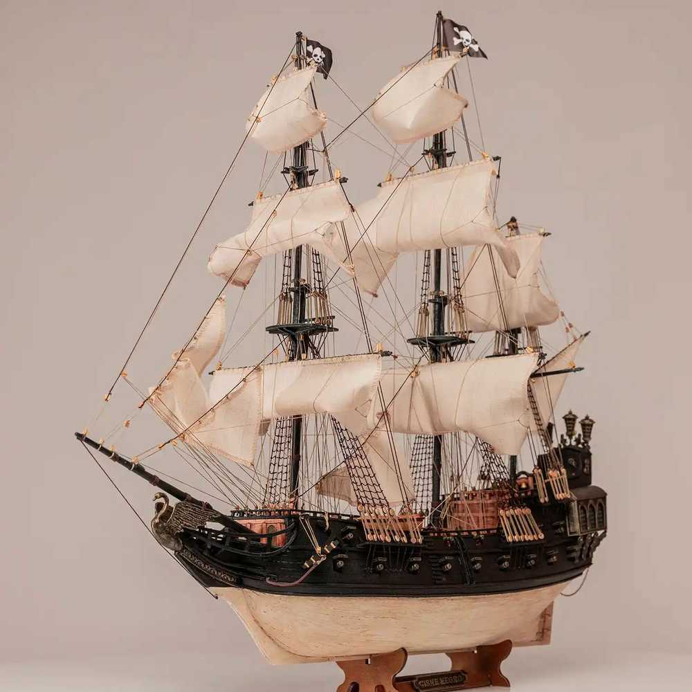 Occre "Juodoji Gulbė" - itin kokybiškas PIRATŲ laivo modelis