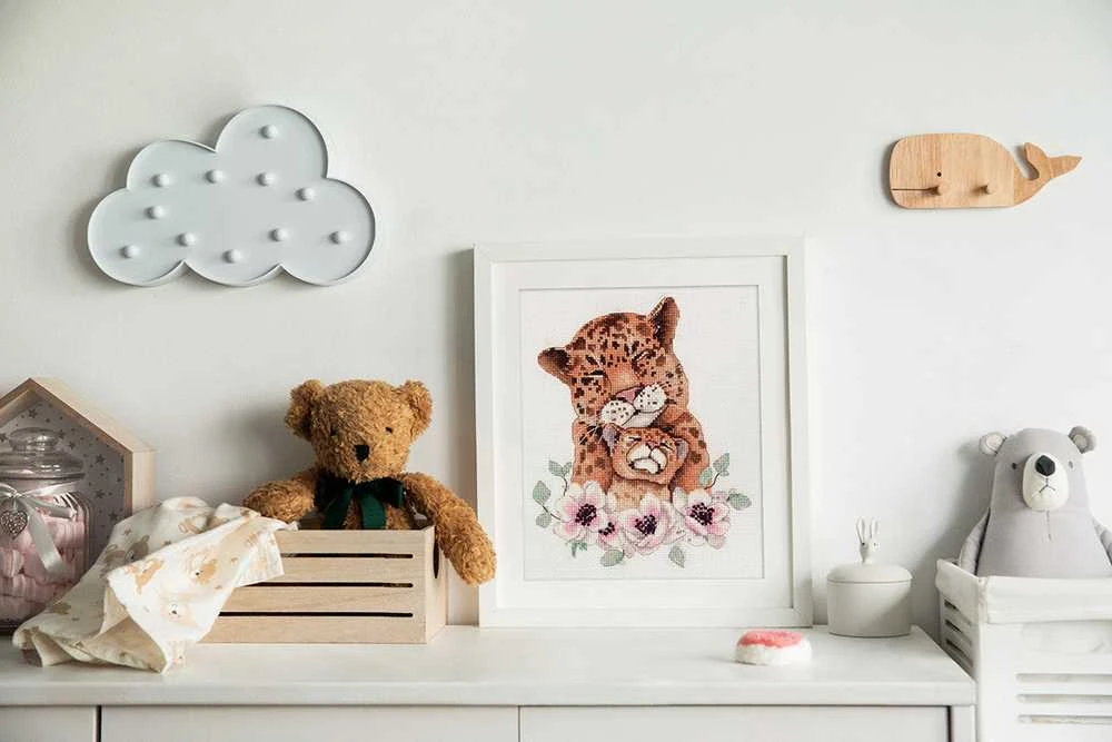 Panna Klart Kryželiu siuvinėjimo rinkinys „Leopardė su jaunikliu“ – gamtos mylėtojams