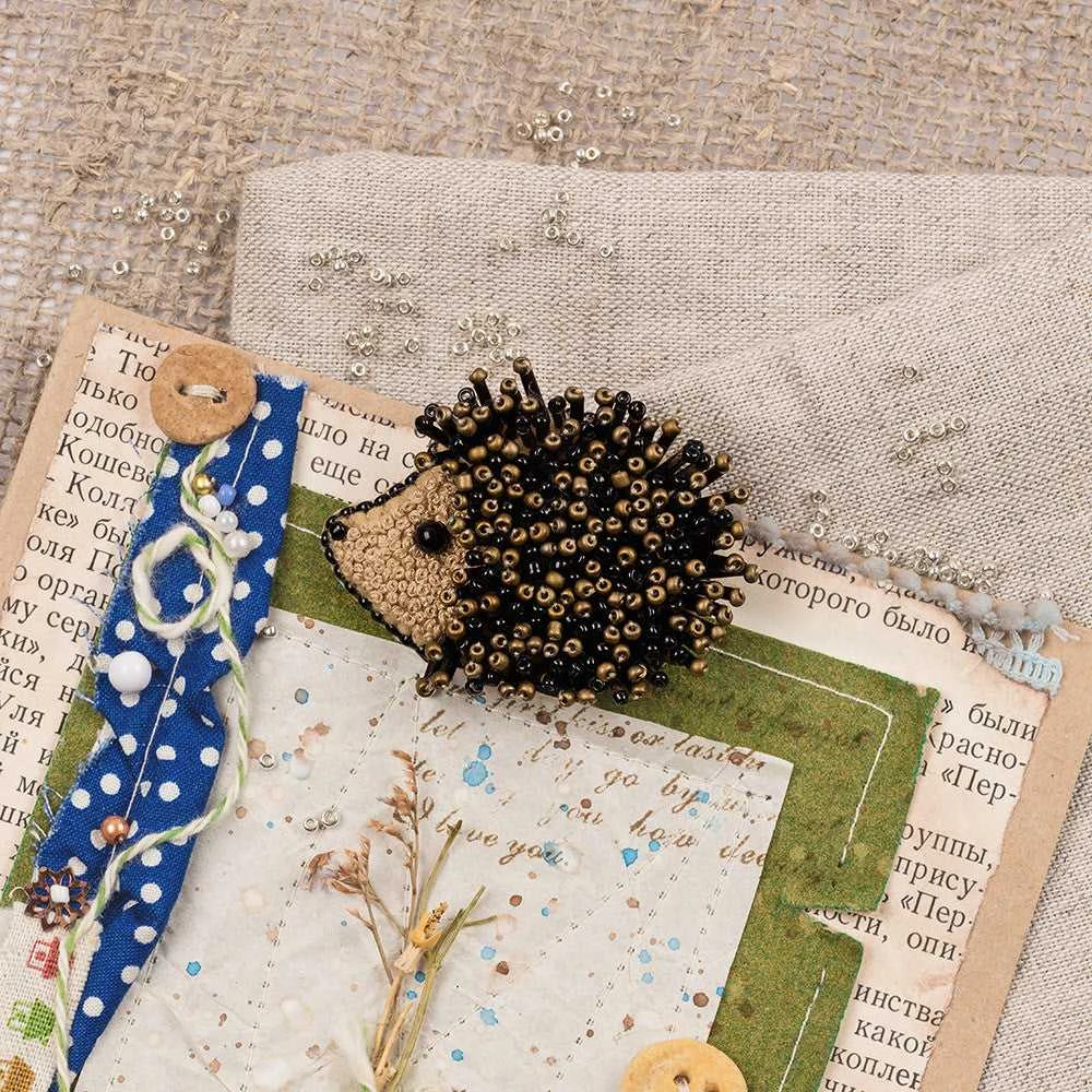 Panna Klart Kryželiu siuvinėjimo rinkinys segė „Ežiukas“ 5.5×4 cm – miela dovana