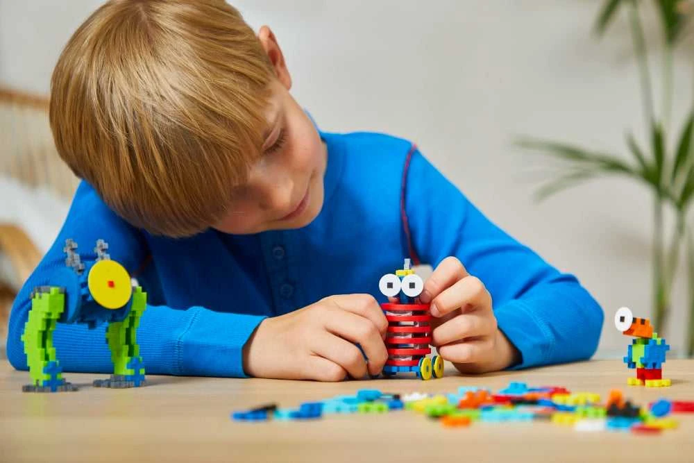 Plus Plus konstruktorius, Mokausi statyti robotus, 275 det.