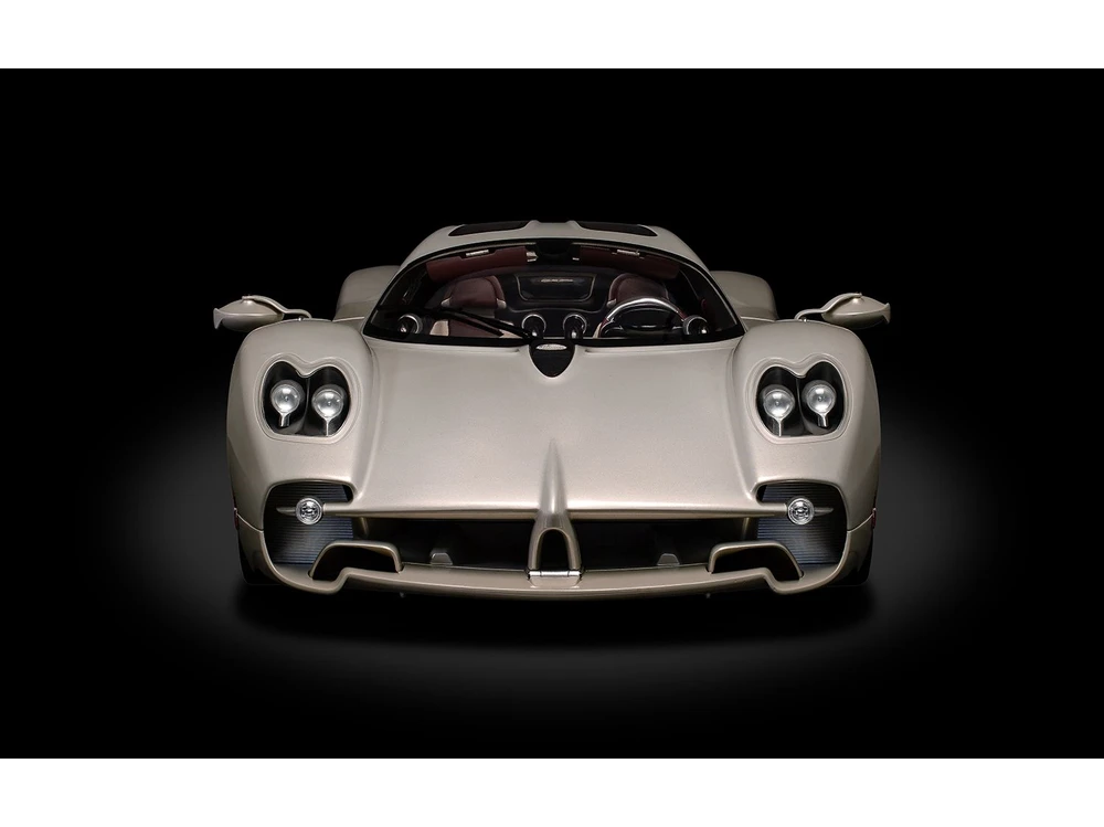 Pocher Pagani Utopia metalinis surenkamas automobilio modelis 1/8 HK120