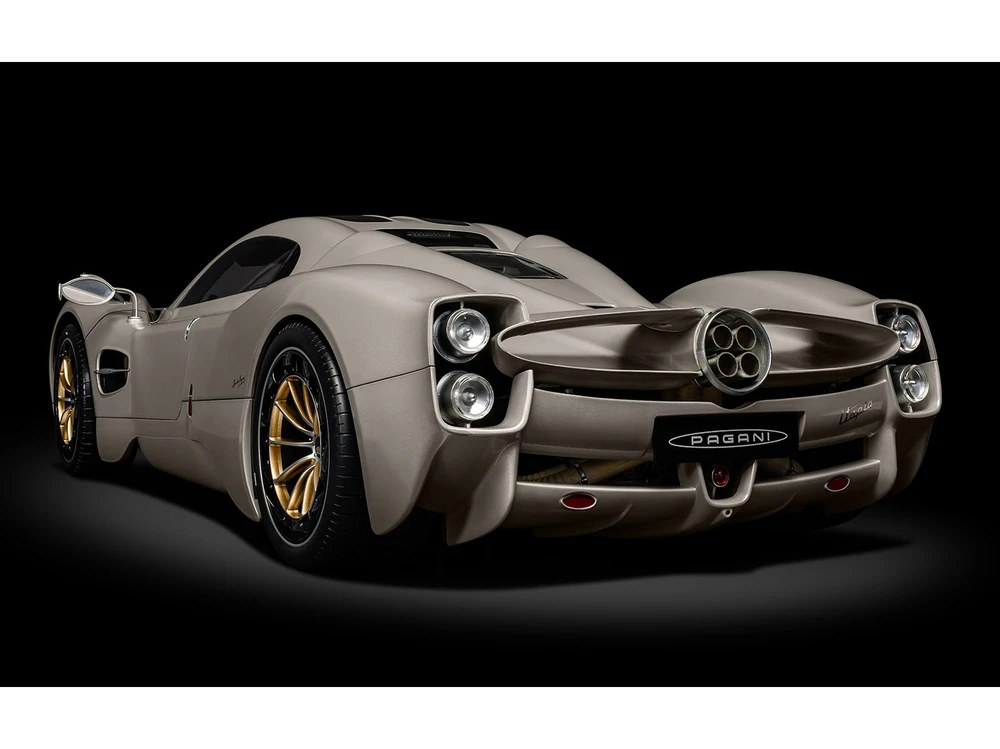 Pocher Pagani Utopia metalinis surenkamas automobilio modelis 1/8 HK120