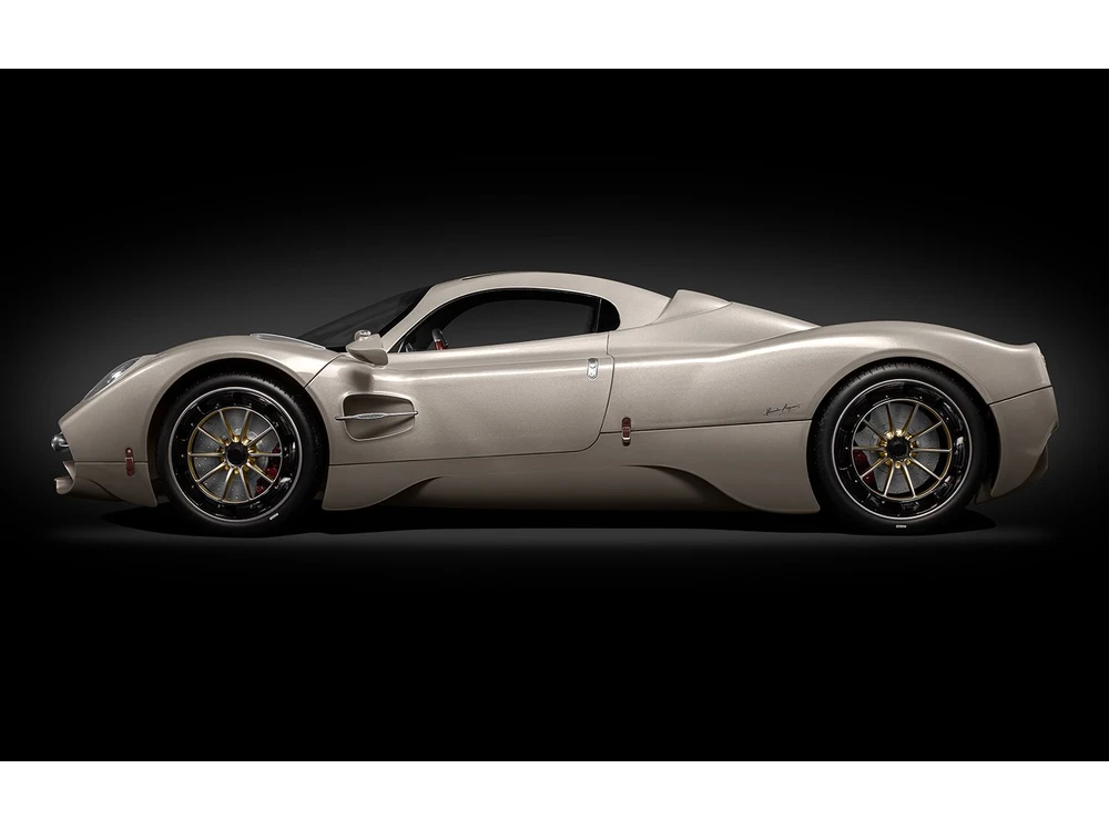 Pocher Pagani Utopia metalinis surenkamas automobilio modelis 1/8 HK120