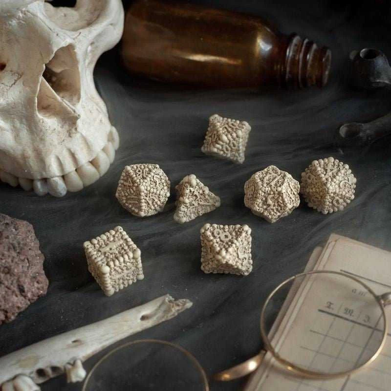 Q Workshop Dice Macabre Kauliukų Rinkinys