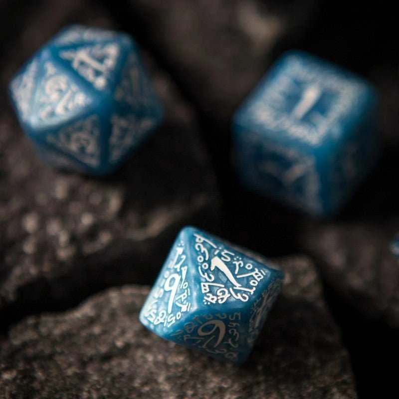 Q Workshop Elvish kauliukų rinkinys mėlynos ir baltos spalvos