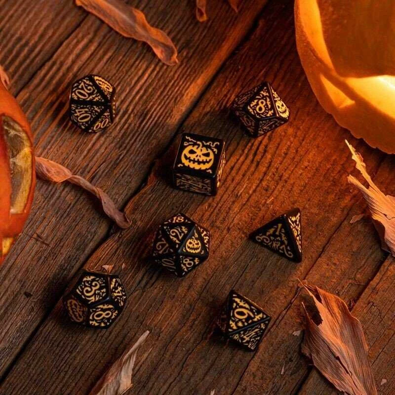 Q Workshop Halloween Pumpkin Juodos Ir Oranžinės Šviečiančios Tamsoje Spalvos Žaidimų Kauliukai