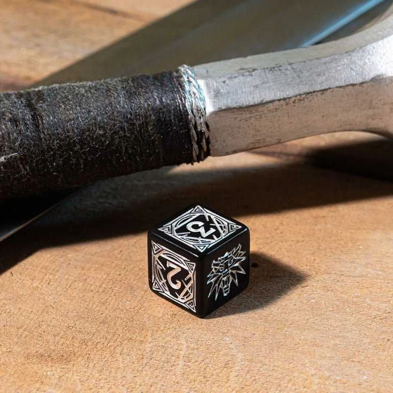 Dėlionė Q Workshop The Witcher Geralt Sidabrinis Sword Kauliukų Rinkinys Juodos Ir Sidabro Sp