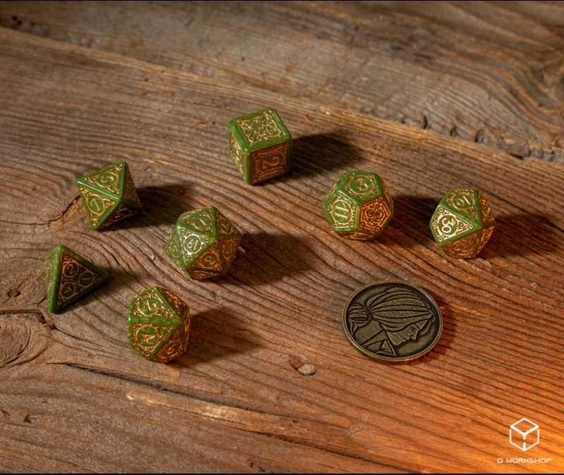 Q Workshop The Witcher Triss Kauliukų Rinkinys Žalios Ir Auksinės Sp
