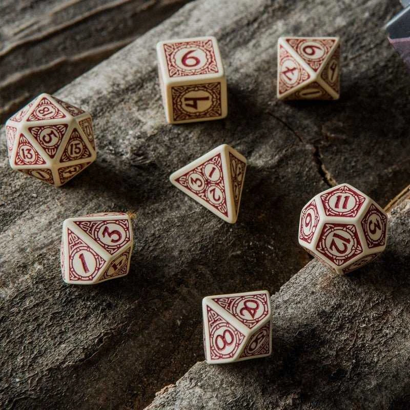 Dėlionė Q Workshop Viking Kauliukų Rinkinys Smėlio Ir Bordinės Spalvos