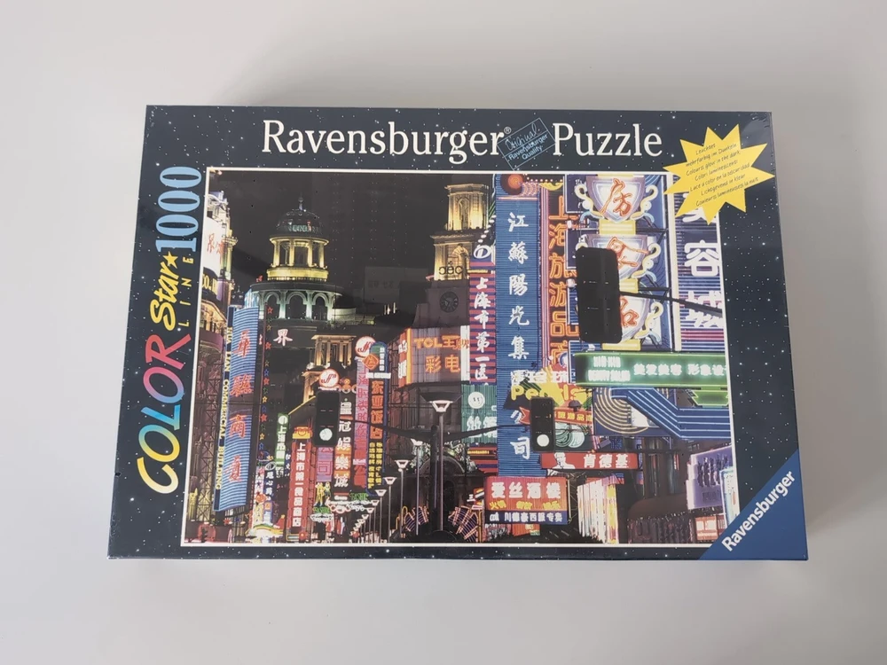 Ravensburger šviečianti dėlionė „Šanchajaus neoninės reklamos“, 1000 det.
