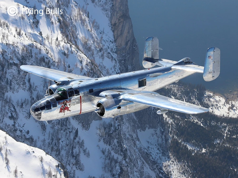 Revell B-25J Mitchell Flying Bulls 1/48 lėktuvo modelio dovanų rinkinys