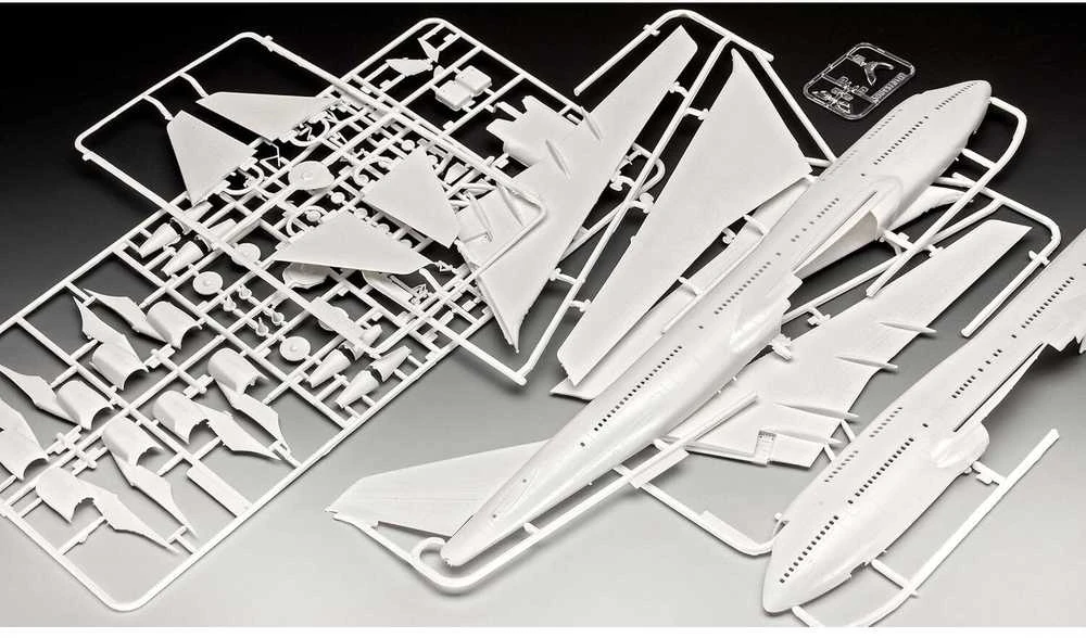 Revell – Boeing 747-400 Iron Maiden Ed Force One, 1/144, 03780
