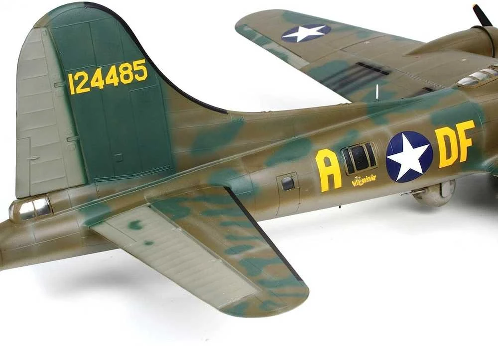 Revell – Boeing B-17F „Memphis Belle“, 1/48, 04297