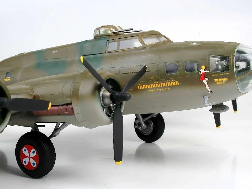 Revell – Boeing B-17F „Memphis Belle“, 1/48, 04297