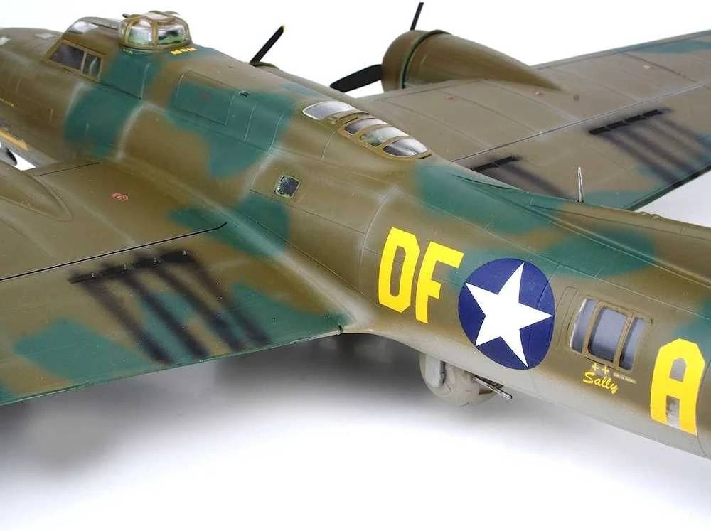 Revell – Boeing B-17F „Memphis Belle“, 1/48, 04297