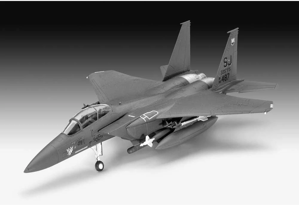 Revell F-15E Strike Eagle 1:144 plastikinis lėktuvo modelis su bombomis
